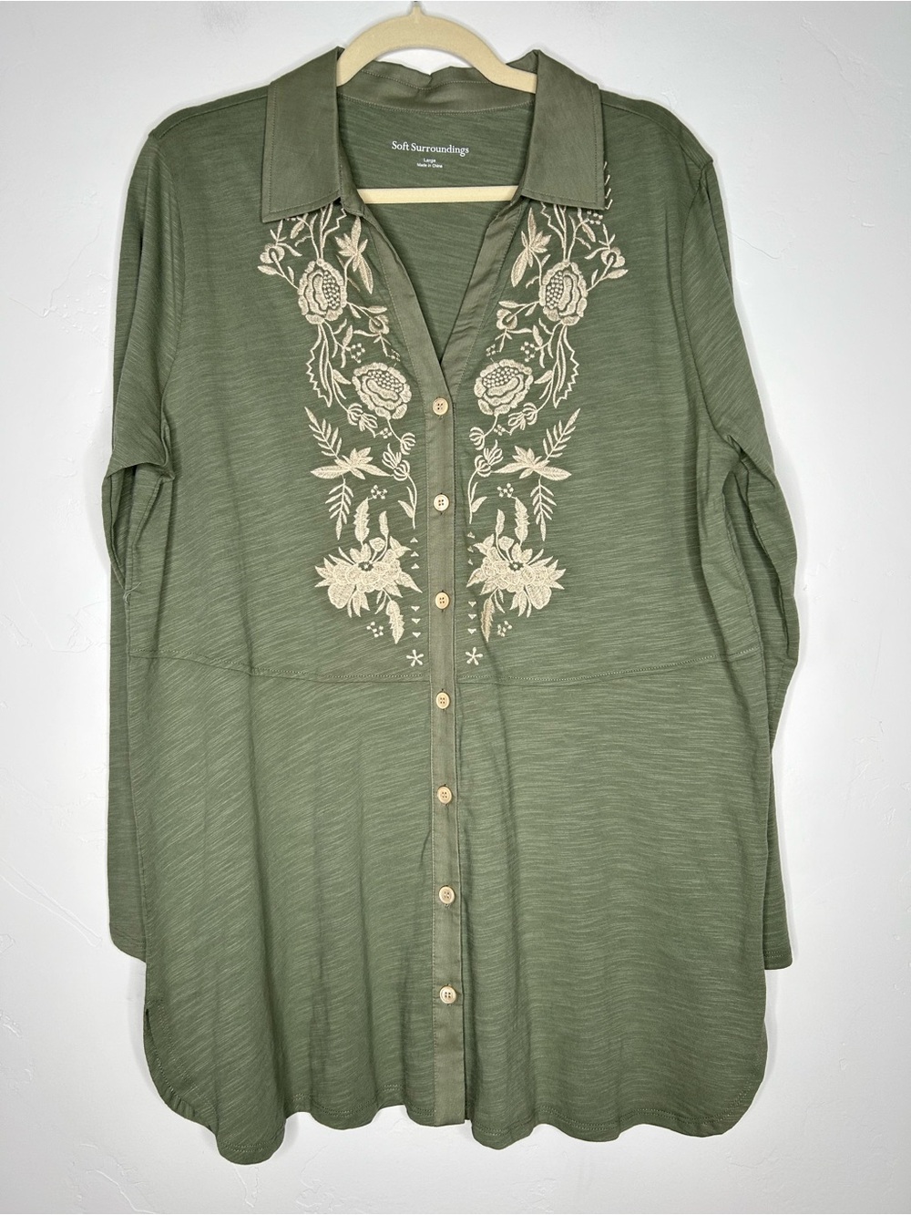 Soft Surroundings Sage Green Button Front Shirt Cream‎ Floral Embroidery Large